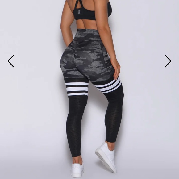 Bombshell Sportswear Scrunch Thigh Highs Camo Sz Medium - Picture 2 of 3